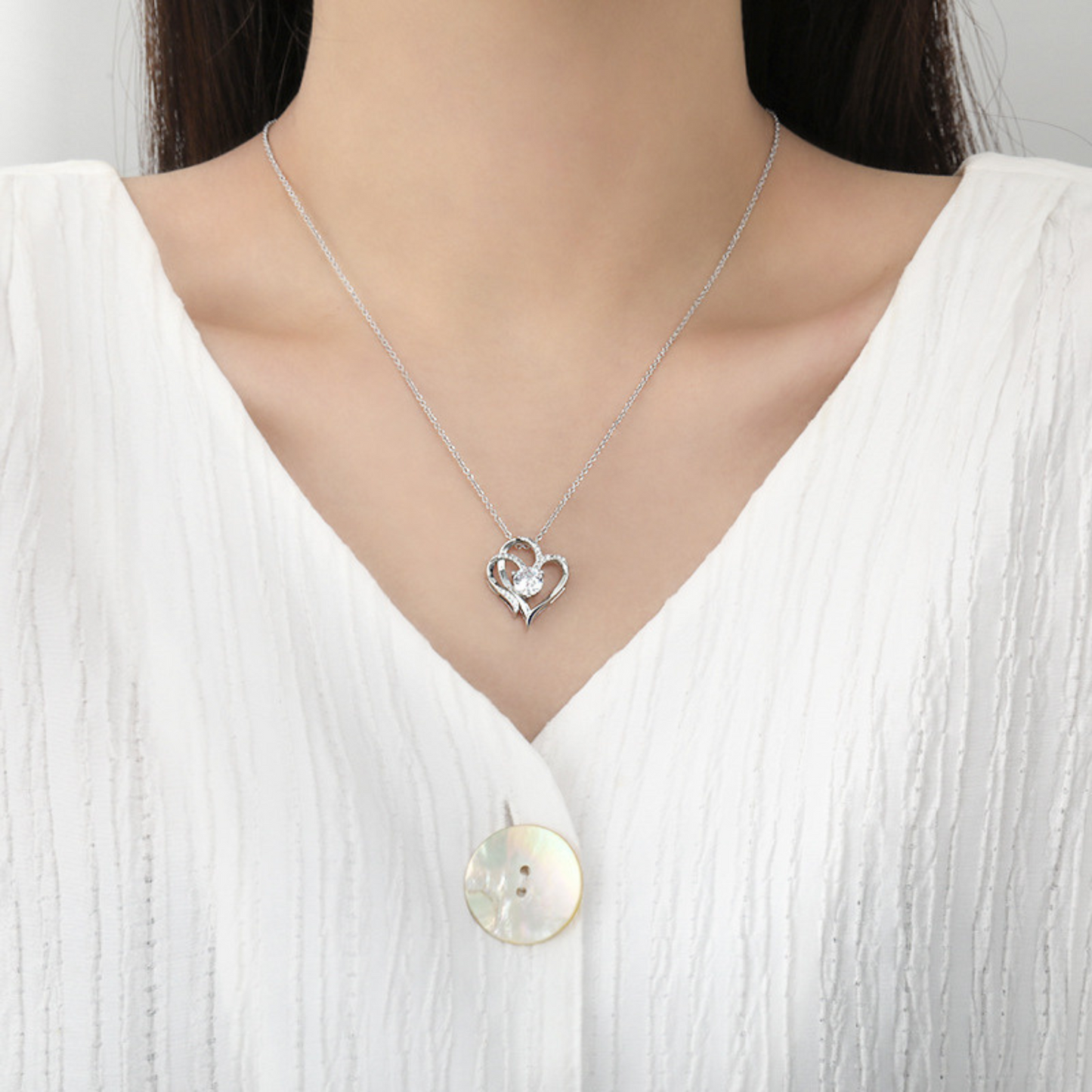 HEART CRYSTAL PENDANT NECKLACE