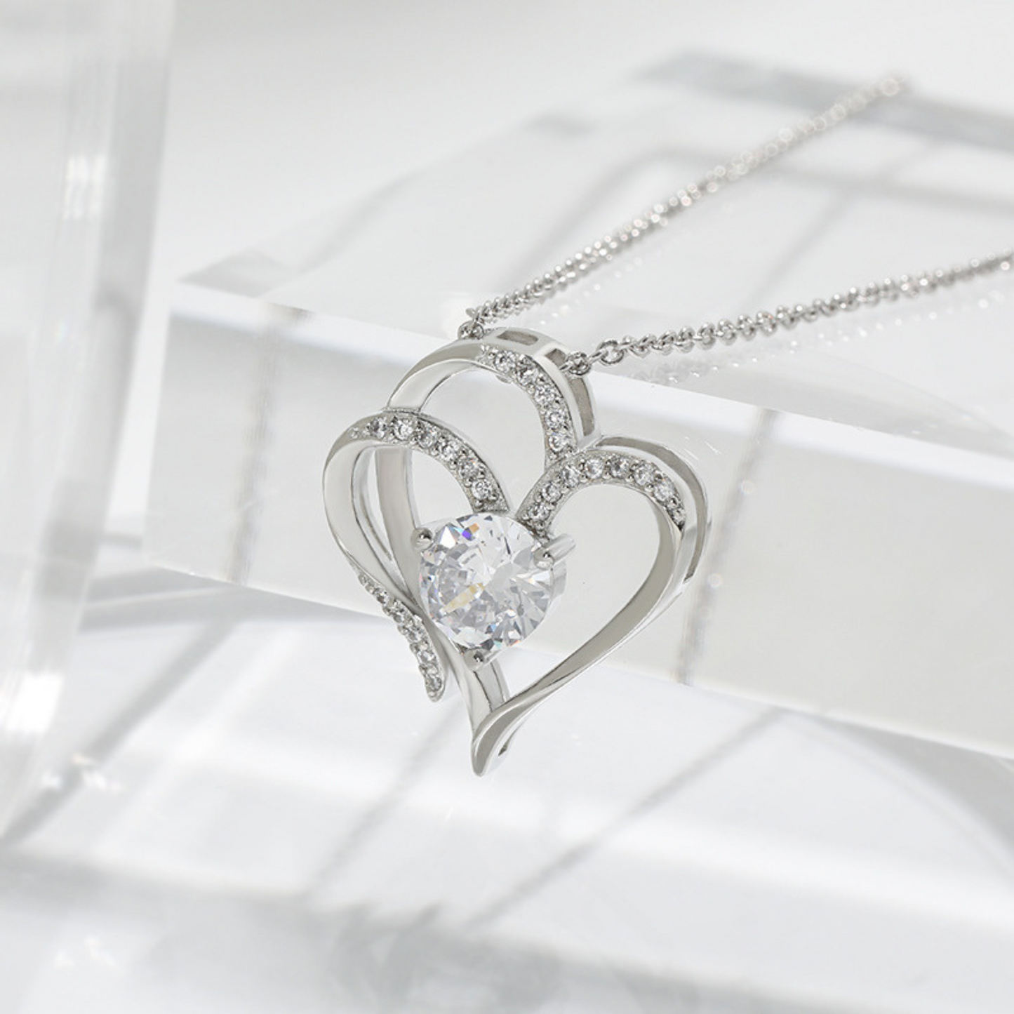 HEART CRYSTAL PENDANT NECKLACE