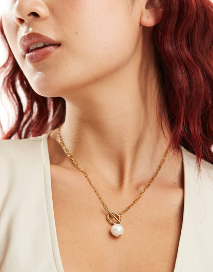 Pearl Pendant Necklace