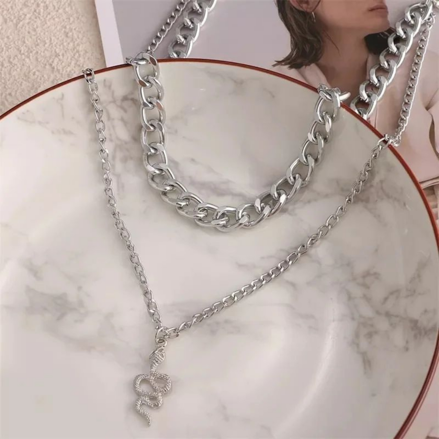 [BOGO] SNAKE PENDANT NECKLACE