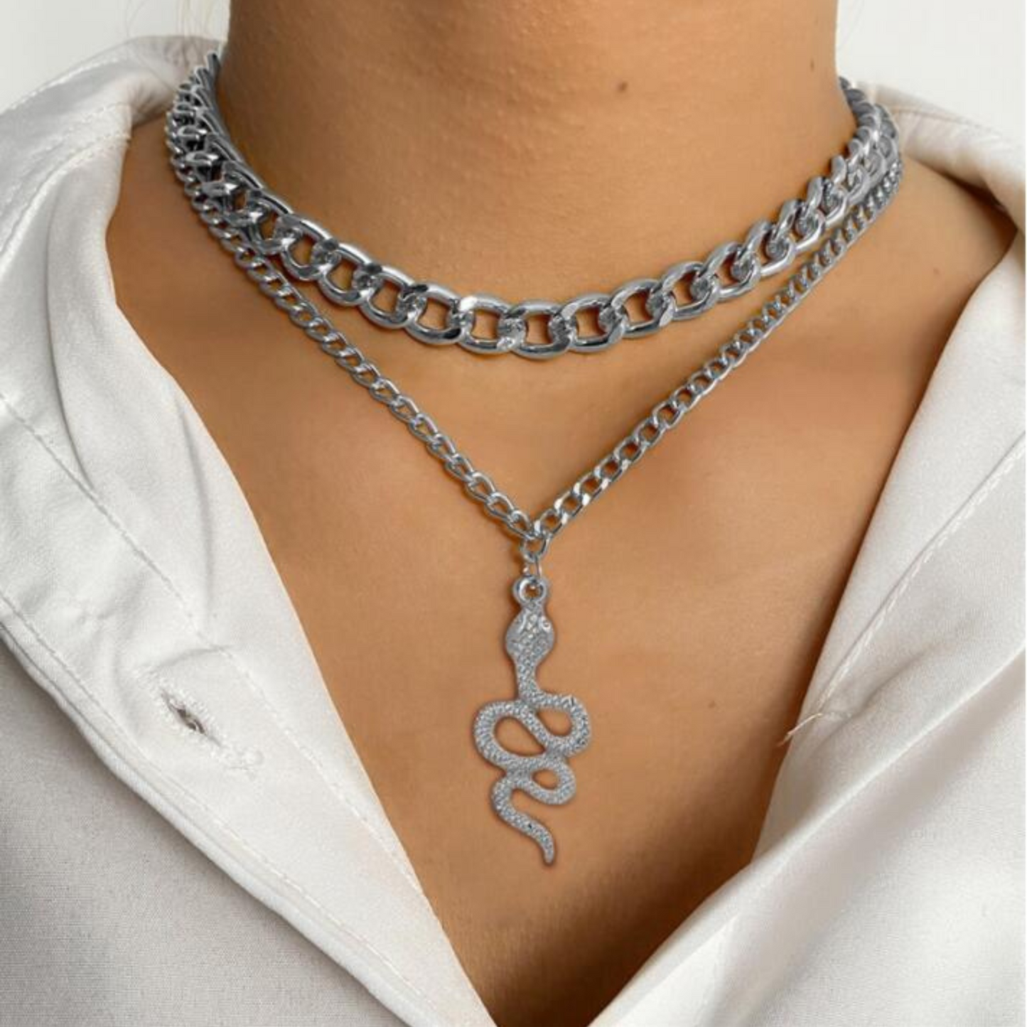 SNAKE PENDANT NECKLACE